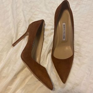 Manolo Blahnik BB Pointed Toe Pump